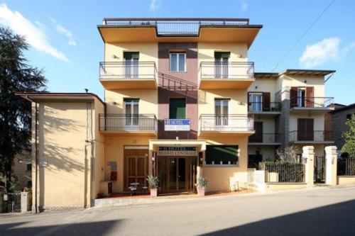 Il Centrale Cortona Luaran gambar