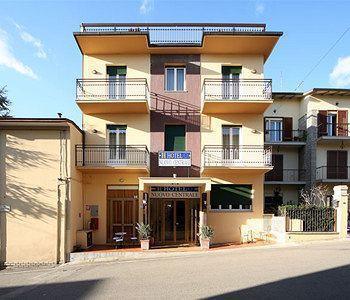 Il Centrale Cortona Luaran gambar